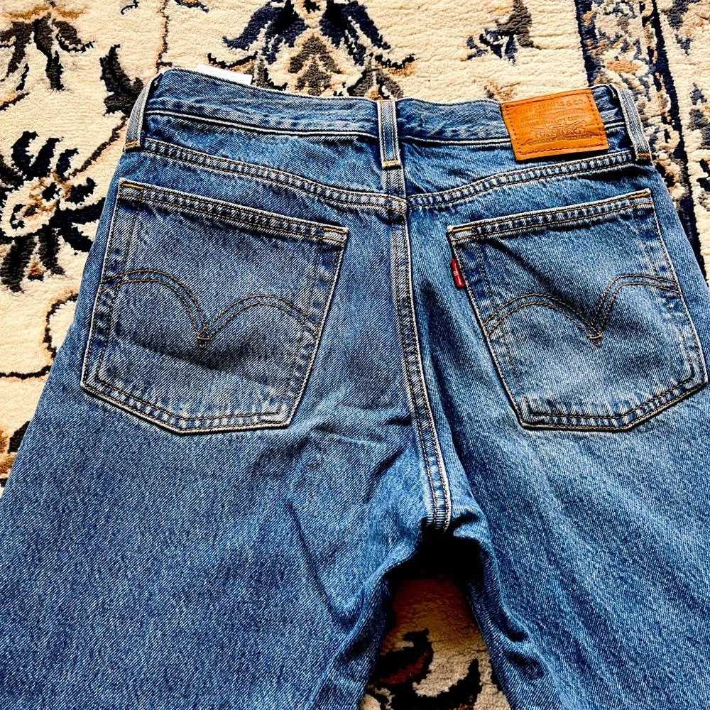 Levi’s Wedgie jeans They straight leg and comfortable fit - Picture 2 of 3